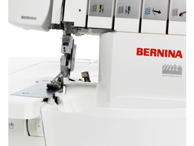 BERNINA L 460